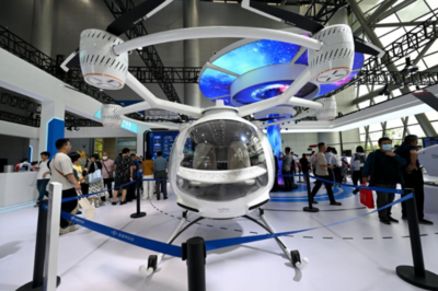 世界制造業(yè)大會(huì)特寫 預(yù)見未來出行 智能無人飛行器制造